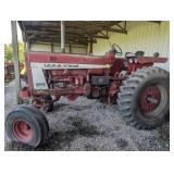 Farmall 806 Diesel Tractor with Wide Front End