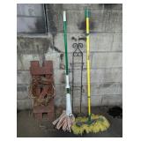 Decorations; Mops