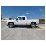 2011 GMC 2500HD 4WD Pickup Truck