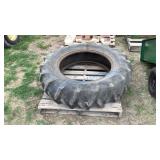 FIRESTONE 13.6-28 TRACTOR TIRE
