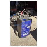NAPA BATTERY CHARGER