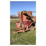 NEW HOLLAND 352 GRINDER MIXER