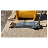 WALKER TWO-TON FLOOR JACK