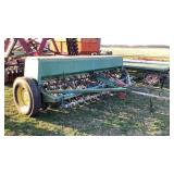 JOHN DEERE 8200 GRAIN DRILL