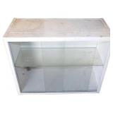 White Metal and Glass Display Case � 24�18.5�9.5 D