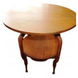 Round Wooden Side Table with Lower Shelf, 28´´ Wid