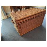 Wicker chest