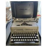 Royal manual typewriter appears to work as it