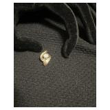 Ladies 10KT diamond pendant .15 CTW in diamonds