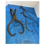 Antique/vintage ice tongs pretty rusty