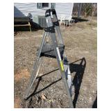 Rubbermaid step ladder