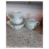 Vintage chamber pot and bowling pitcher set see