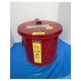 Paint brush cleaner bucket