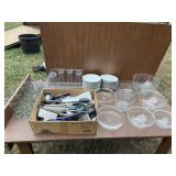 Kitchenware including three Pyrex mixing bowls