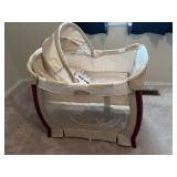 Graco portable play yard/bassinet
