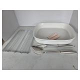 Corning ware 4qt pan with serving utensils