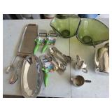 Kitchen stuff, bowls, silverware +