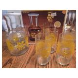 Vtg Sun Brew Tea pitcher & glasses in box