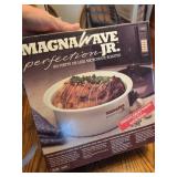 New Magnawave Jr microwave roaster pan - never