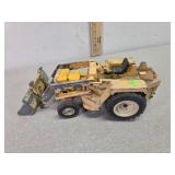 International tractor, Ertl with loader! Steering