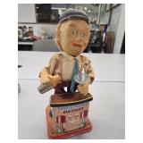 Charley Weaver Bartender Battery op tin toy