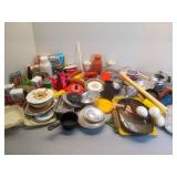 Assorted kids play kitchen items
