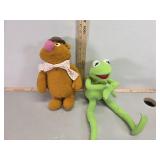Muppets 1976 Fozzie bear and poseable Kermit de