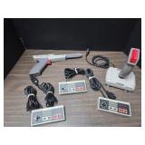 1985 NES Nintendo controllers, Zapper gun & joy