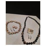 Beaded jewelry Necklaces & earrings