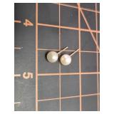 Pearl 14kt marked earrings