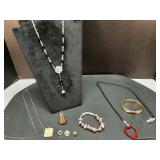 Miscellaneous vintage jewelry
