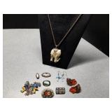 Assorted vintage brooches, earrings, Necklaces