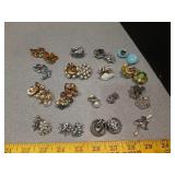 Vintage designer earrings collec5marked-Trifari,