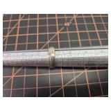 Size 7.5 ring marked 14kt Queensknight