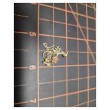 #1 Mom 10k marked gold pendant