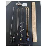 Antique Earrings, 4x Vintage Necklaces, 1 with