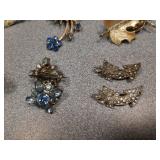 Assortment of pins /brooches