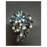 Vintage blue rhinestone brooch