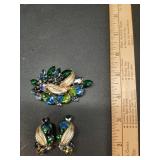 Vintage Juliana jewelry set brooch & earrings