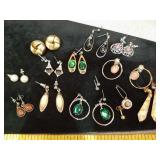 Assorted vintage earrings
