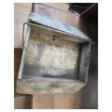 >primitive steel tool box, neat planter!