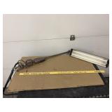 Fluorescent bench light, works