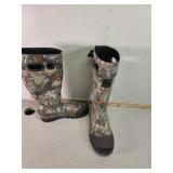 Rubber boots size 10 itasca