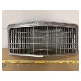 Ford LTD grille D5AB-8150