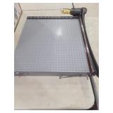 Ingento paper cutter