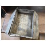 >primitive steel tool box, neat planter!