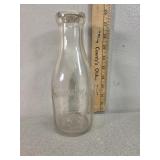 Fairmont creamery USA, embossed quart glass milk