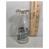 W.E. Elliott Petersham PA, color label half pint