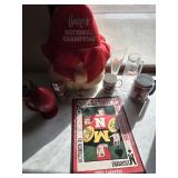 Nebraska Husker glasses, 2009 calendar +