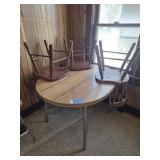 Table with 3 chairs
